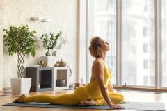 スレンダー美脚に！寝る前の「王子ポーズ」でむくみ知らず