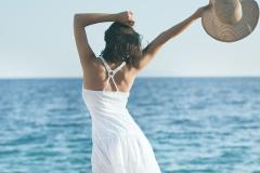 後ろ姿に自信！くびれを強調する背中のつくり方