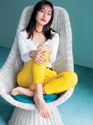 スモーキーブルー×ベージュでクールさをUPする辛口パステルネイル