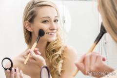 汗かいてドロドロに…夏のメイク崩れはどう直す？