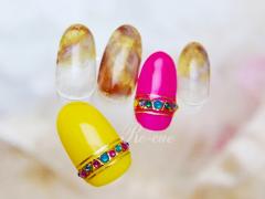 夏～秋ファッションに移行するこのシーズン。秋先取りネイルはどんなデザインにする？