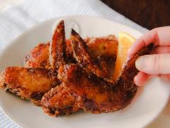 揚げ焼きだから簡単！15分ですぐ作れる！居酒屋で大人気の「手羽先」を使った絶品おつまみ