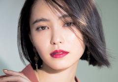 苦手だった赤リップも、スモーキーにすれば肌なじみ抜群の美人カラーに♪