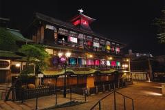 蜷川実花らが温泉街をアートで彩る「道後オンセナート2018」プレオープン