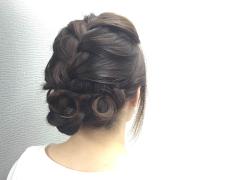 浴衣や着物、和装に似合う簡単アップヘアアレンジ！襟足にまとめた毛束がおしゃれ