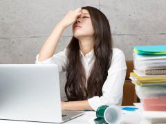 頭スッキリ！目力アップストレッチ法！スキマ時間で簡単に印象アップしちゃいましょう！