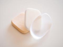 日本でも人気上昇中！便利メイクツール『シリコンパフ』