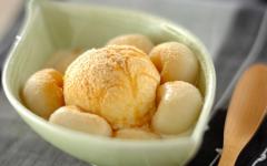 簡単でおいしい！ ヘルシーな豆腐の白玉アイス