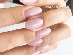 ナチュラルネイルを作り込んで最上級に美しい指先へ。シアーカラーを使った大人の透け感