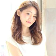 オデコだし、かきあげ前髪でハッピーオーラが全開！かきあげ前髪のつくり方