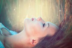 秋の乾燥肌をストップ！夏の終わりが勝負のスキンケア法4つ