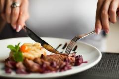 キレイになりたいなら、お肉の脂は摂って！驚きの美容効果とは
