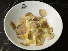 パリで大人気の「トリュフ専門店」が日本初上陸！ サラダからデザートまで超絶トリュフま