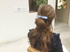 朝の時短ヘアアレンジに最適！毛先ふんわりなお団子ハーフアップがルーズでかわいい