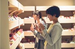 和菓子やスナック菓子も！福岡にお菓子がコンセプトの新ホステル開業へ