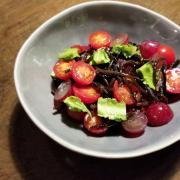 美容エディター・門司紀子のToday’s SALAD #13「ひじきと赤い果実のフルーツサラダ」 |