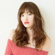 レトロMIXな秋髪が新鮮！ 女っぽさが漂う艶感ロングウェーブ | beautygirl ONLINE（マキアオンラ