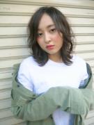 大人しい印象の黒髪もおしゃれな髪型になれる垢抜けミディアムヘア♡