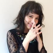 黒髪がおしゃれすぎる！誰もが似合うセミディ丈にチェンジしよう