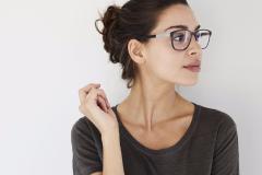 埋もれてた鎖骨がくっきり！簡単エクササイズで「華奢なデコルテ」に