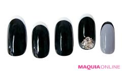 モードとフェミニンの絶妙バランス、デキる女の「モノトーン」ネイル | beautygirl ONLINE（マキ