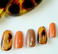 秋の定番“べっこうネイル”のやり方♡ 100均マニキュアで簡単に！