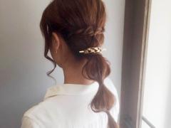 重ためロングヘアを軽く見せる。髪を引き出すだけで作れる玉ねぎヘアスタイル