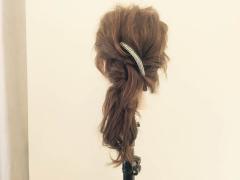 ピン要らず☆ヘアゴム2つで作る片側寄せのダウンポニースタイルが大人かわいい