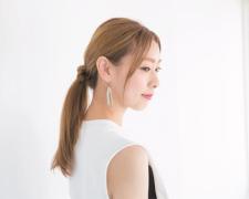 ポイントはうねりをしっかりつけること！人気美容師さんのセルフヘアアレンジ |