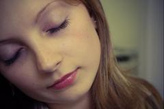 老け顔の大敵！「目の下のクマ」や「乾燥」を和らげる食材って？