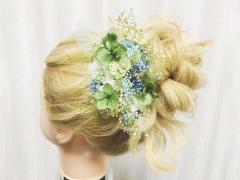 ブライダルやちょっとしたお呼ばれにピッタリ！ パーティー仕様の華やかお団子ヘアスタイ