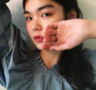 難しいけど憧れの“センターパート”。がっつりとしてないニュアンスでみんなに似合わせ