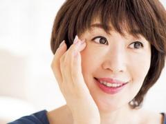 メイク前のちょっとしたひと手間で、未来の自分の目元が変わる！ |
