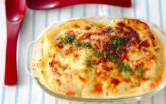 味噌クリームソースがたまらない！ 海鮮と長芋の和風グラタン