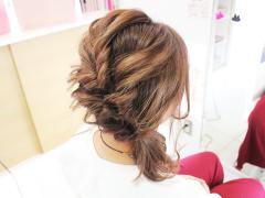 初心者さん、不器用さんにオススメ！こなれて見える斜めくるりんぱヘアアレンジ！