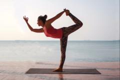 背中・お尻に効いて「美しい後ろ姿」に♡定番ヨガポーズ！