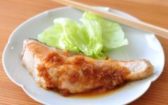 万能おろしたまねぎソースで、気軽にできる魚料理