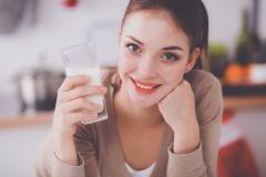 クリームだけじゃ足りない？肌も喉もカラカラの「乾燥」を防ぐ秋の食材