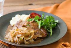 生姜焼きだけじゃない！豚肉と玉ねぎで簡単に作れる絶品煮込み料理のレシピ