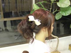 くるりんぱを使った簡単ポニーテールアレンジ！シンプルポニテをかわいく見せるコツ