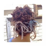 編み込みリボンでガーリーなヘアスタイルに♡アレンジ方法とヘアカタログ