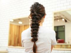 スペードみたいに見える！ 結ぶだけで簡単にできるスペードポニーテールがかわいい