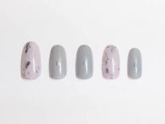 グレーネイル15選｜大人の秋冬ネイルデザインまとめ |