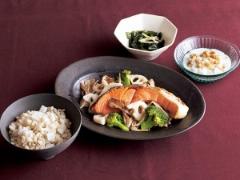 時短レシピ！10分で作れる「サバ・きのこ・豆腐のワンプレート」 |