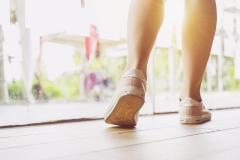 これじゃ美脚は程遠い？「靴底」の減り方でわかること