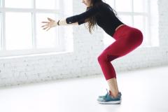 ながらで美脚&amp;足腰強化！バランス力を磨くアレンジスクワット