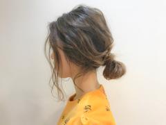 今年は断然低めのお団子がGOOD！こなれ感たっぷりなヘアに