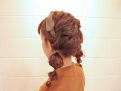 魔女コスプレにピッタリ！ 簡単に作れるもこもこラフツインテールアレンジ