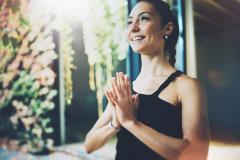 【1分でお手軽】いつでもどこでも。簡単エクササイズでバストアップ♡