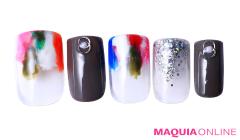 カラフル×シックな「塗りかけ」ネイルで色の魔法を楽しんで | lMAQUIA